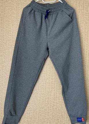 Спортивні штани жіночі