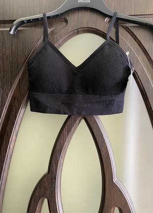 Шикарный, базовый, топ в рубчик без, косточек, в черном цвете, от бренда: chicoree👌3 фото