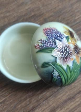 Керамическая шкатулка old tupton ware