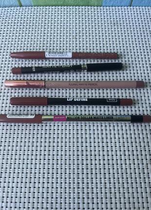 Лот олівців для губ