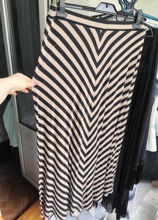 Юбка макси длинная полоска бежевая нюдовая черная вискоза клеш