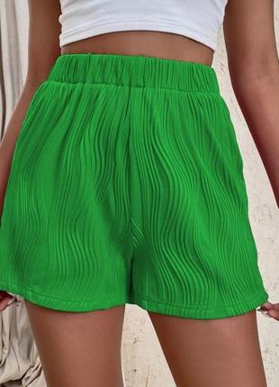 Текстурированные шорты зеленые повседневные