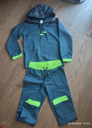 Костюм спортивний на хлопчика 6 - 8 років