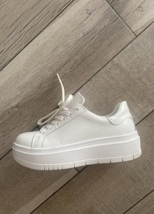 Белые кеды braska