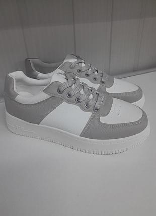 Кроссовки женские белые с серым на шнуровке с-6099. размеры: 37,38,39,40,41