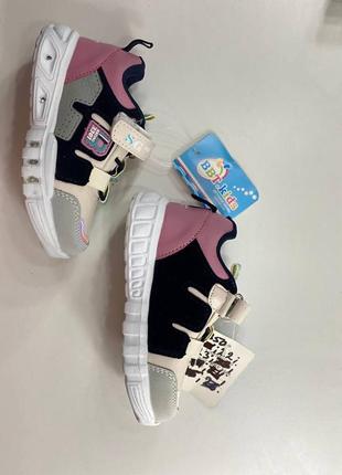 Кросівки на дівчаток підошва світиться 🚦