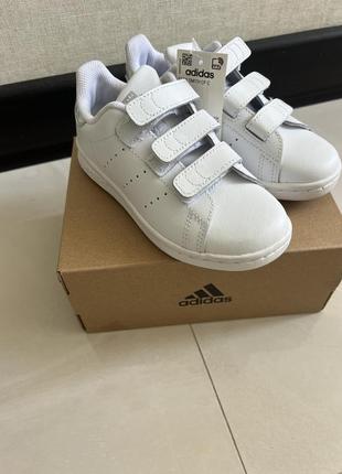 Кросівки adidas для дівчинки 29розмір