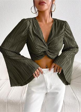 Стильний топ з рукавами-кльош від shein