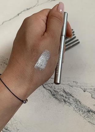 Карандаш мини формата для глаз от sephora металлик серебряный