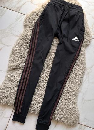 Спортивные женские штаны adidas2 фото