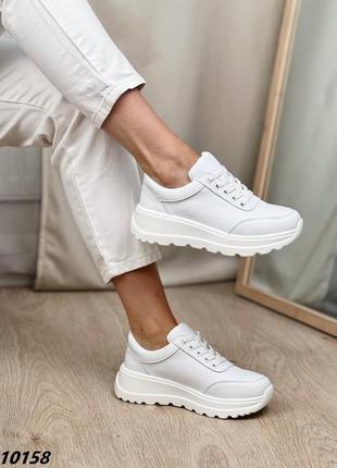 Кросівки шкіряні,базові на шнурівці,на рифленій високій підошві,осінь,білі 36,37,38,39,40,41