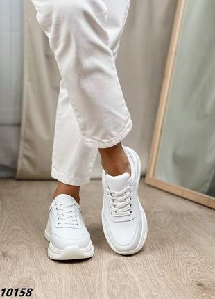 Кросівки шкіряні,базові на шнурівці,на рифленій високій підошві,осінь,білі 36,37,38,39,40,41