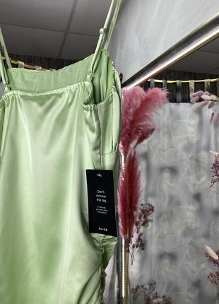 Атласное мини платье со сборкой на груди бренда na-kd7 фото