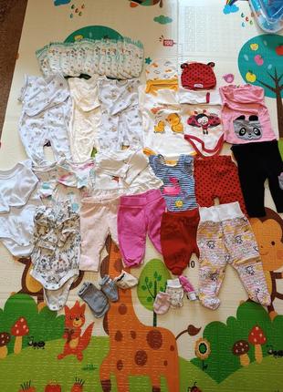 Одежда для младенцев 56-62-68-74 + 12 памперсов в подарок..цена за все 20 вещей+ 3 пары царапок+ 3 пары носчков