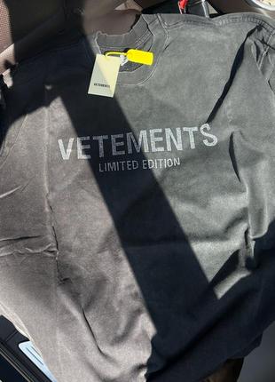 Футболка vetements