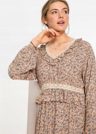 Ефектне плаття cream&ronge