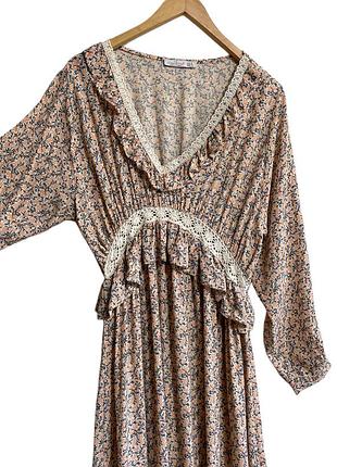 Ефектне плаття cream&ronge