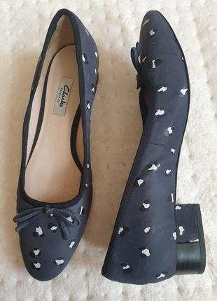 Стильные шкираяные брендовые туфли clarks narrative акция 1=2