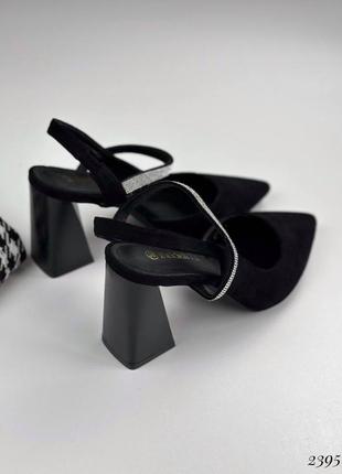 Женские черные замшевые туфли на каблуке2 фото
