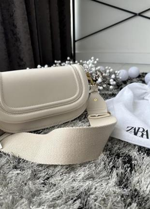 Сумка zara в молочному кольорі