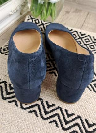 Брендовые изысканные замшевые туфли на каблуке clarks💙7 фото