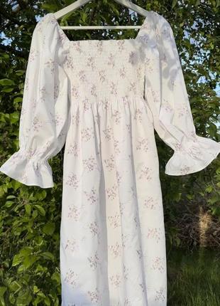 Платье с открытыми плечами🌸