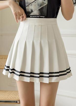 Спідниця-шорти спортивна зі смугами плісе 6570 молочна