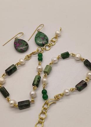 Комплект з двоих браслетів і сережок з цоїзиту, натуральних перлів "зелена неділя". комплект з натурального каміння