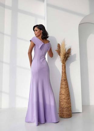 Изысканное платье макси с разрезом по ножке