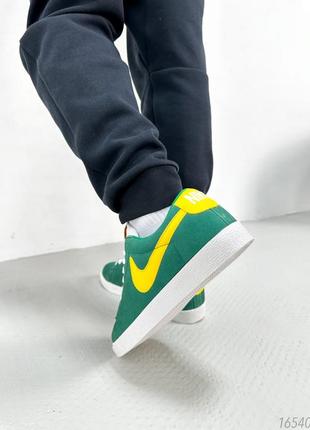 Натуральные замшевые зеленые кроссовки мужские nike blazer low pro green7 фото