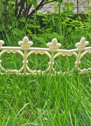 Декоративное ограждение для сада, клумбы. 50×25 см, пластиковый декоративный забор "корсика" белый, бронза5 фото