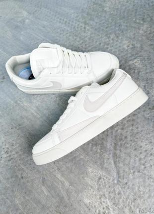 Білі кросівки чоловічі nike blazer low white swoosh