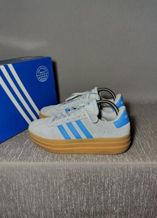 Оригінальні кросівки adidas
