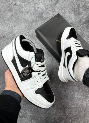 Nike air jordan black white