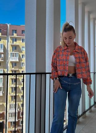 Укорочена сорочка у клітинку на гудзиках з накладними кишенями