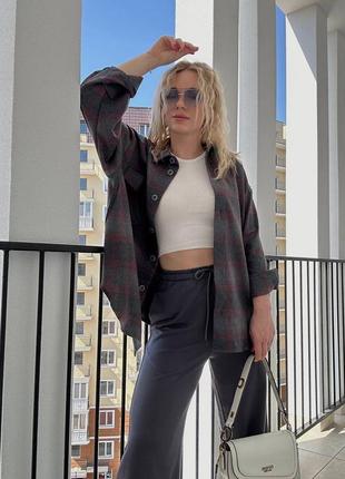 Байкова сорочка у клітинку на гудзиках з накладною кишенею