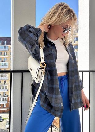 Байкова сорочка у клітинку на гудзиках з накладною кишенею
