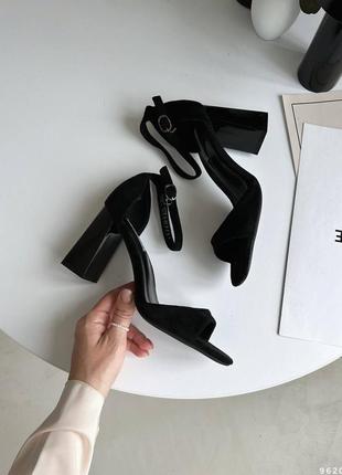 Женские замшевые, черные, стильные и качественные босоножки на каблуке. от 37 до 40 гг. 9620 мм1 фото