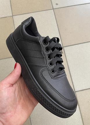 Кроссовки подростковые