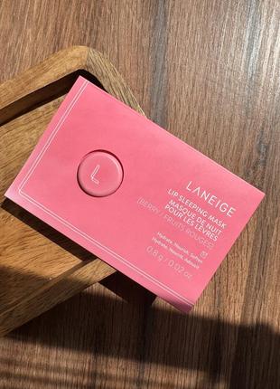 Нічна маска для губ "лісові ягоди" laneige lip sleeping mask berry