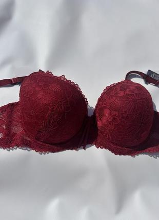 Бюстгальтер на чашку е