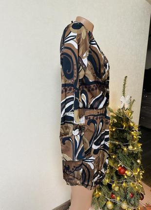 Коричнева сукня на запах nasty gal з абстрактним візерунком