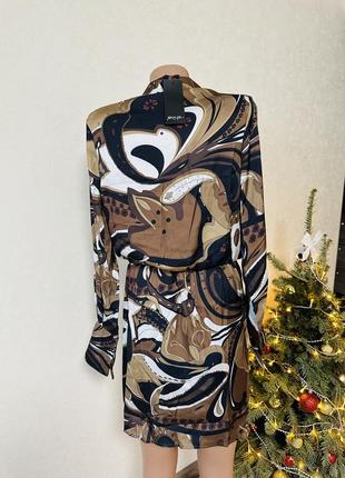 Коричнева сукня на запах nasty gal з абстрактним візерунком