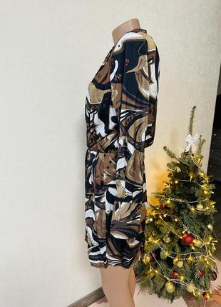 Коричнева сукня на запах nasty gal з абстрактним візерунком