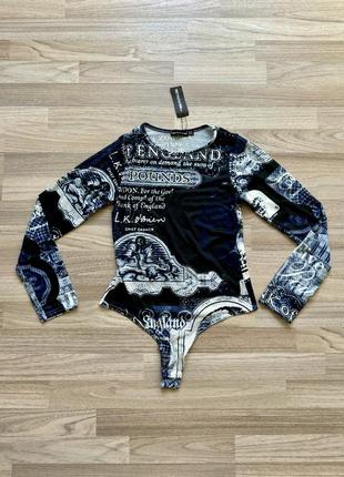 Еластичний боді з принтом prettylittlething нове з біркою