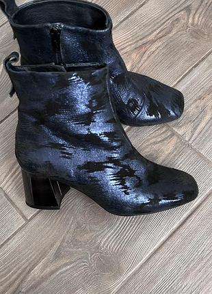 Вінтажні шкіряні чоботи, замшеві ботильйони від kurt geiger