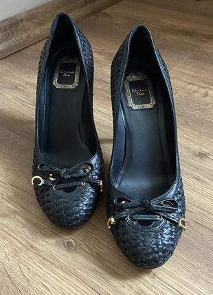 Жіночі туфлі dior