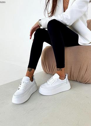 Кроссовки женские из натуральной кожи