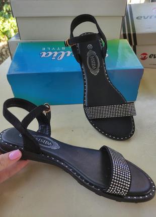 Сандалії, босоніжки