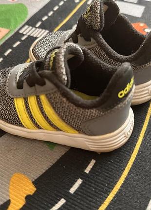 Кроссовки адидас